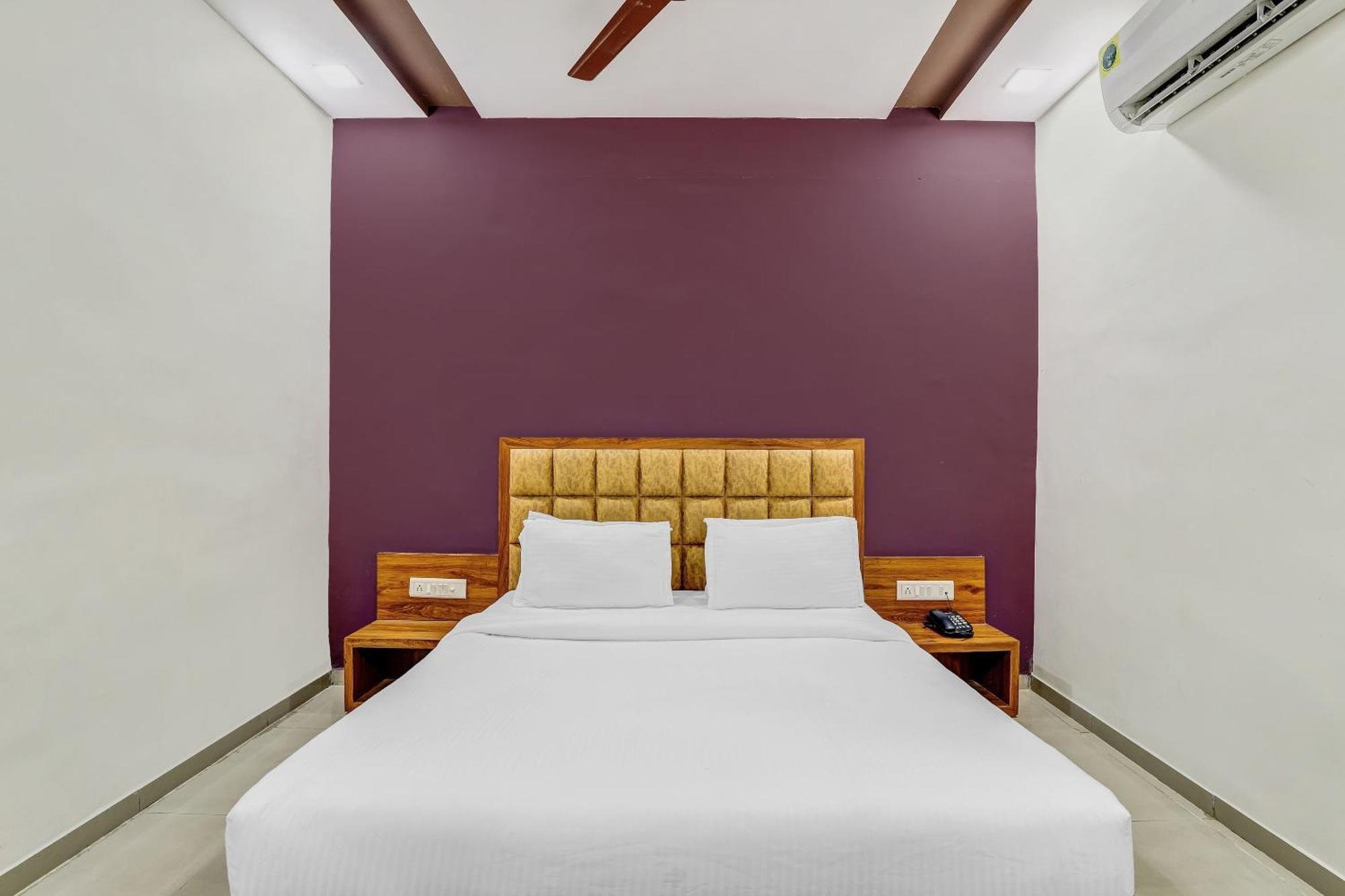Capital O Maple View Hotel Naroda Buitenkant foto